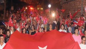 Karaburun Belediyesi'nden anlamlı kutlama 