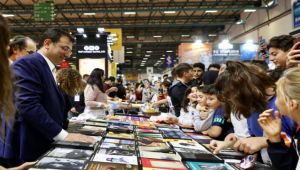  İmamoğlu’ndan Sanat ve Kitap Fuarı’na ikinci ziyaret