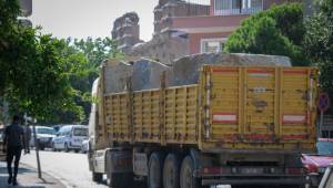 Bergama’nın tarihi eserleri tır ve kamyon tehdidinden kurtuluyor