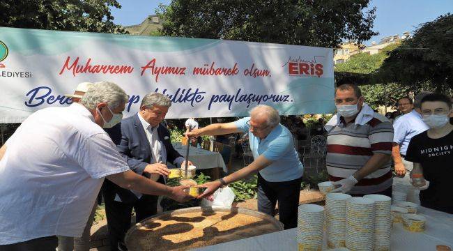 Ödemiş Belediyesi’nden aşure ikramı