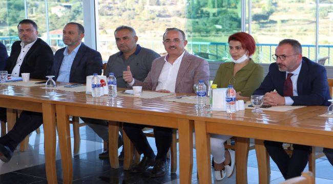 AK Parti İzmir İl Yönetimi Kiraz’da toplandı