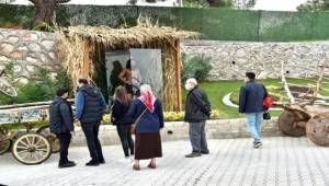 Yunus Emre Kültür Parkı Ziyaretçi Akınına Uğruyor