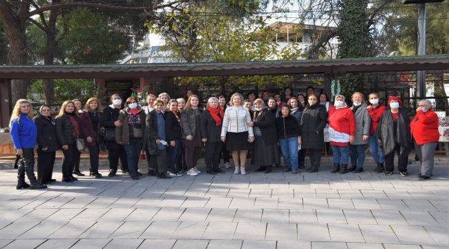 Bornova’da ‘Yeni Yıl Hediyelik Eşya Günleri’ Başladı