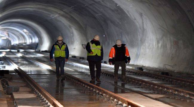 Narlıdere Metrosu’nun Ray Döşeme İşlemlerinin Yüzde 50’si Tamamlandı