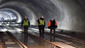 Narlıdere Metrosu’nun Ray Döşeme İşlemlerinin Yüzde 50’si Tamamlandı