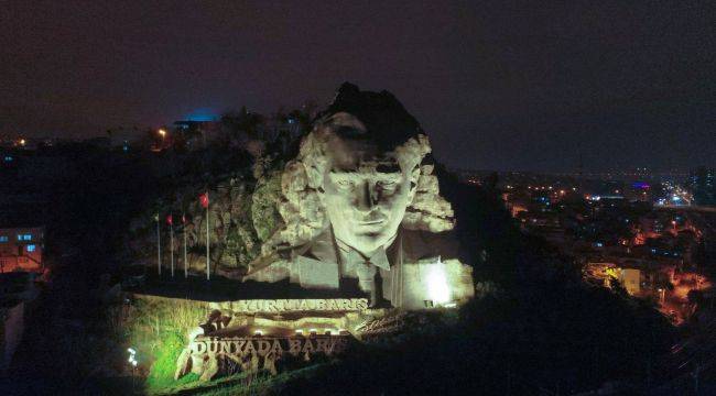  Atatürk Maskı’na Muhteşem Aydınlatma