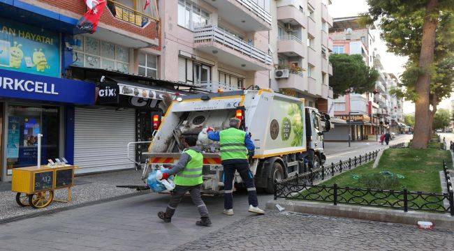 Buca'da Çöp Konteynerleri Kaldırılıyor