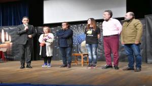 Narlıdere'de ‘Pembe Aslında Siyahtır’ Tiyatro Oyunu Sergilendi
