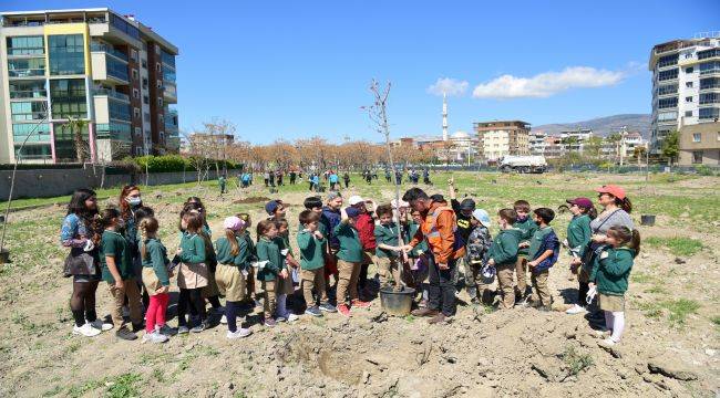 Bornova yeşilleniyor