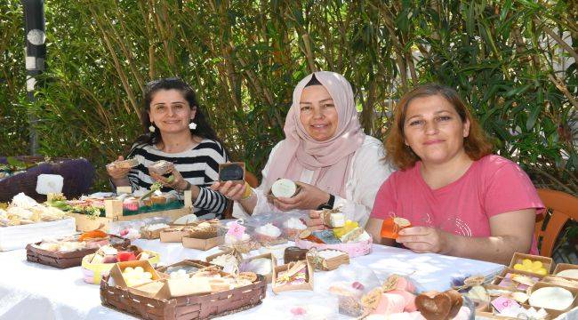 Çiğli'den bayram öncesi kadınlara destek