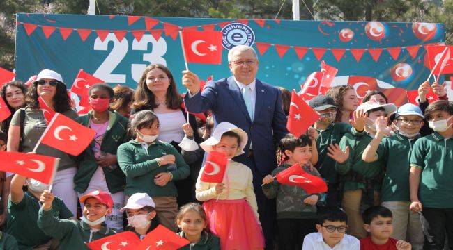 Ege Üniversitesi'nden şölen tadında tören