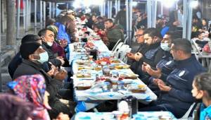 İZDENİZ'den bin kişilik iftar