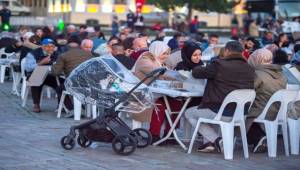 İzmir sofrası kuruldu