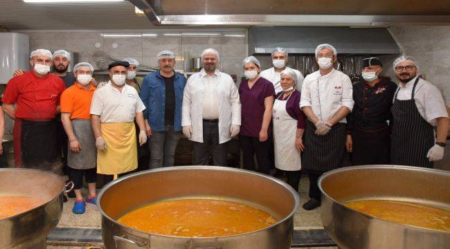 Menemen'de iftarlıklar Pehlivan'dan