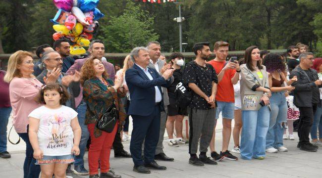 Bornova'da Dünya Dans Günü şöleni