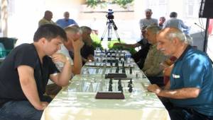 Bornova'da Türk Daması Turnuvası