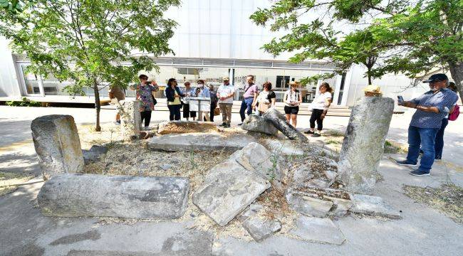 İzmir'de ücretsiz kent turları