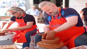 Menemen'de Çömlekçi Tornası Gösterisi