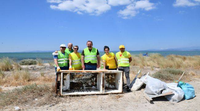 ÇAK dalgıçları deniz dibini temizledi