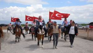 Rahvan At Yarışları nefes kesti