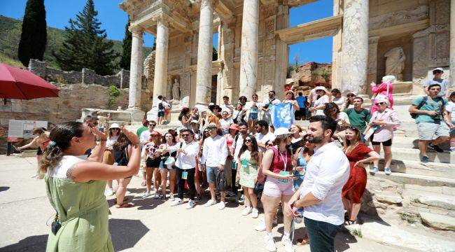 Başkan Ceritoğlu Sengel'den Avrupalı gençlere rehberlik