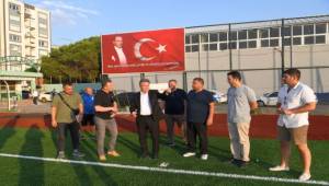 Bornova’da futbol sahaları yenileniyor