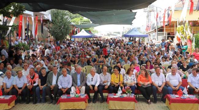 Çilek ve Barbunya Festivali ile şenlendi