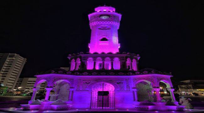 İzmir Saat Kulesi farkındalığın ışığını yaktı