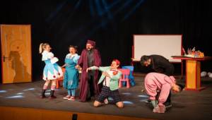 İzmir Şehir Tiyatroları’ndan çocuklara bayram armağanı