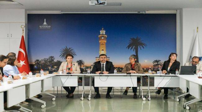 İzmir’in parklarında su kaybına geçit yok