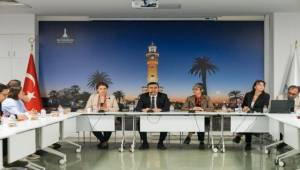 İzmir’in parklarında su kaybına geçit yok