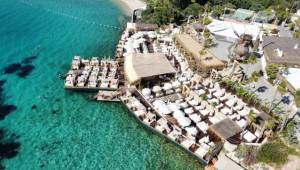 Çeşme’nin Parlayan Yıldızı Stage On The Beach