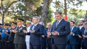 Başkan Tugay 15 Temmuz şehitlerini anı