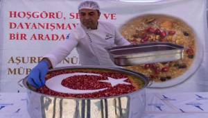 İzmir’de Muharrem ayı bereketi