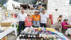 Başkan Tugay, Oyuk Festivali'nde yurttaşlarla buluştu
