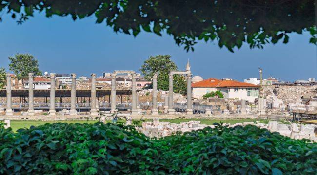 Büyükşehir’den Smyrna Antik Kenti’ne “tarihi destek”