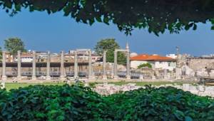 Büyükşehir’den Smyrna Antik Kenti’ne “tarihi destek”