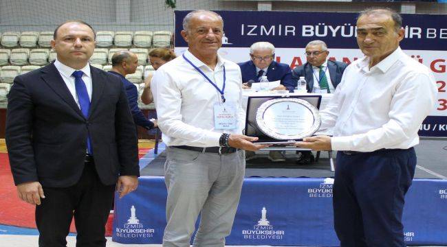 Spor Kulübü’nde bayrak değişimi