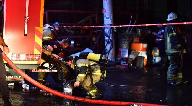 İzmir İtfaiyesi 8 ayda 11 bin 564 yangına müdahale etti