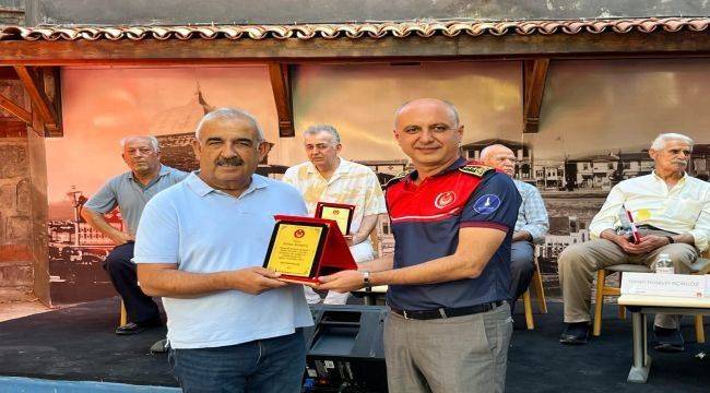 İzmir İtfaiyesi'nin çınarları genç meslektaşları ile buluştu