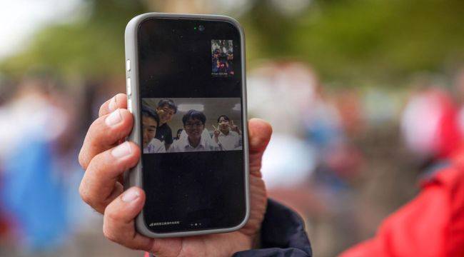 İzmirlilerden dünya rekoru için kıyı temizliği