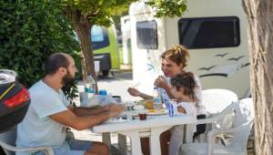 Karavancıların tercihi İnciraltı Karavan Parkı