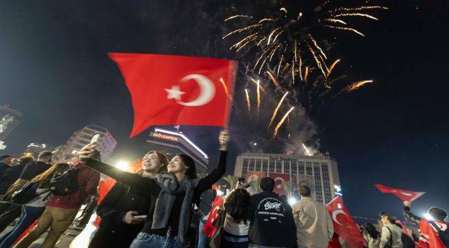 102 Yıldır Aynı Gurur Ve Coşkuyla