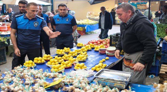 Buca Belediyesi’nden pazar yerlerinde denetim
