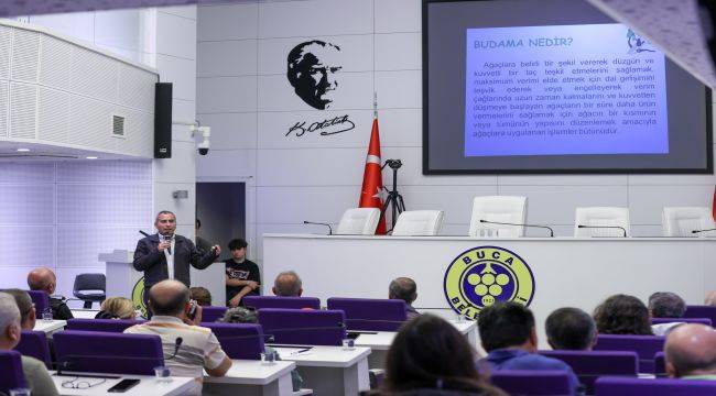 Buca Belediyesi’nden zeytin budama eğitimi