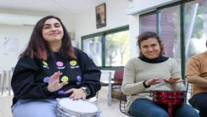  Buca’da engeller ritimle aşılıyor