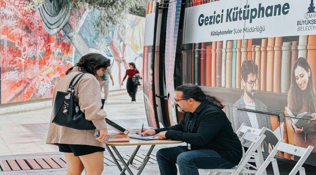 Gezici Kütüphane, Ege Üniversitesi Metro durağında