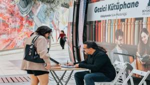 Gezici Kütüphane, Ege Üniversitesi Metro durağında