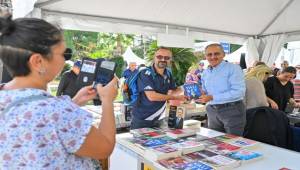 İZKİTAP’ta edebiyat şöleni sürüyor