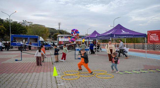 İzmir’de Cumhuriyet kutlamaları devam ediyor